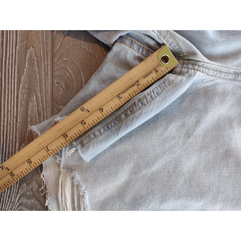 Old Navy Distressed Jean Shorts - Picture 6 of 10